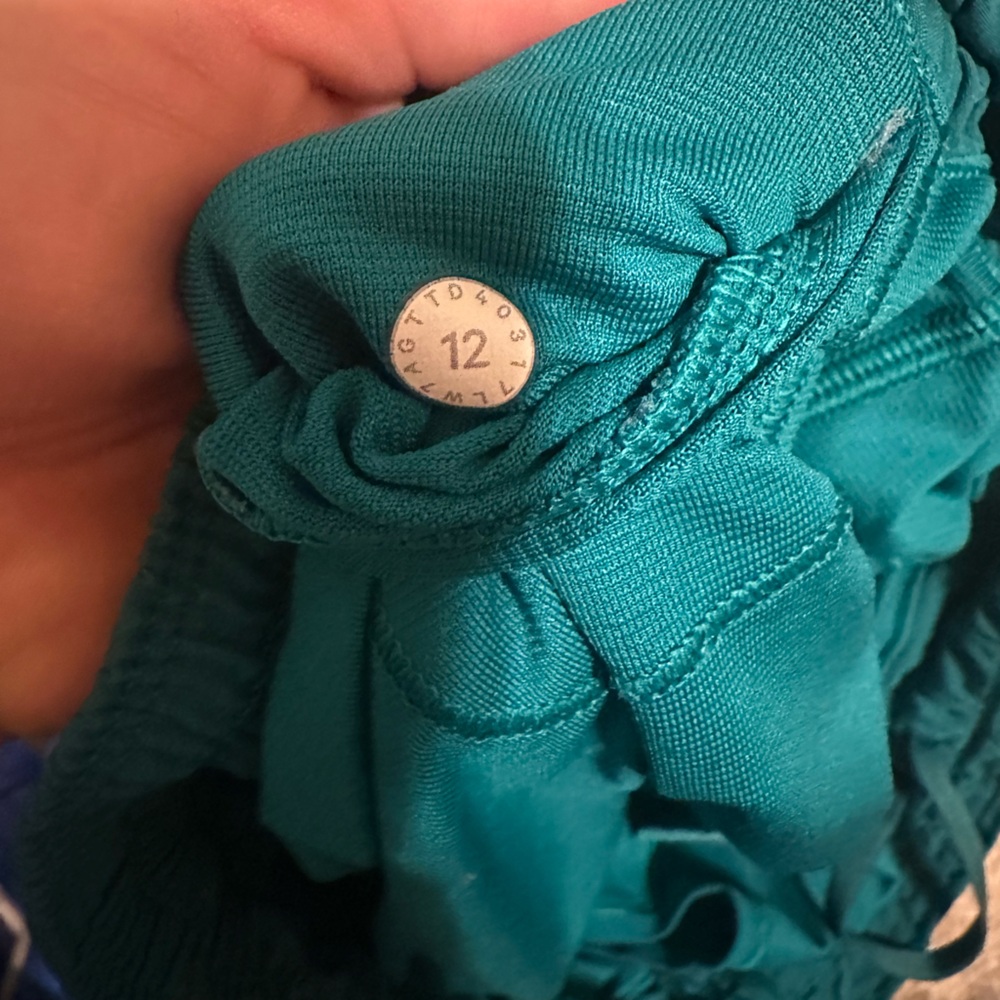 Teal Lululemon hotty Hot 4” Shorts - Picture 5 of 9